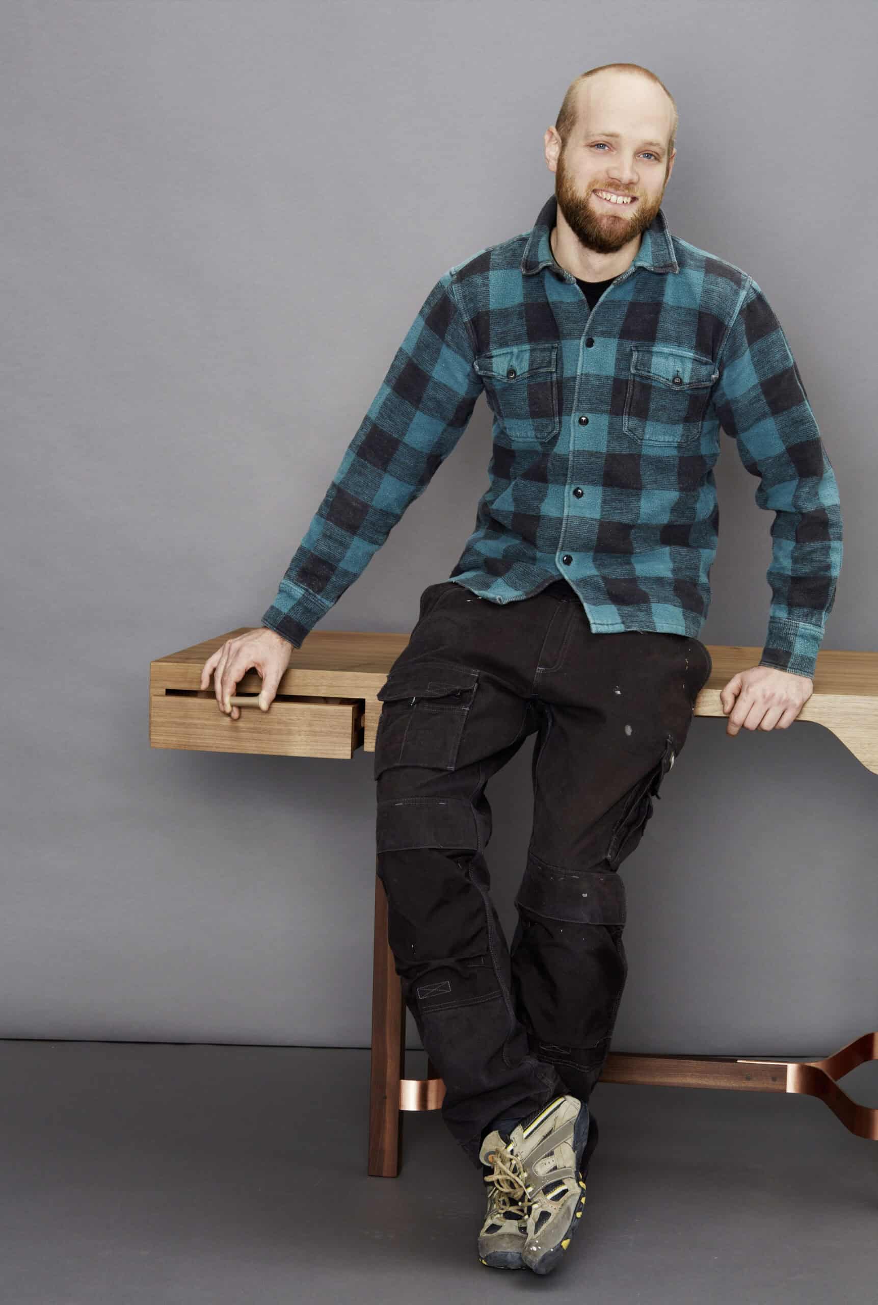 Nuss trifft Kupfer trifft Leder, Schreibtisch — holz bewegt 2015