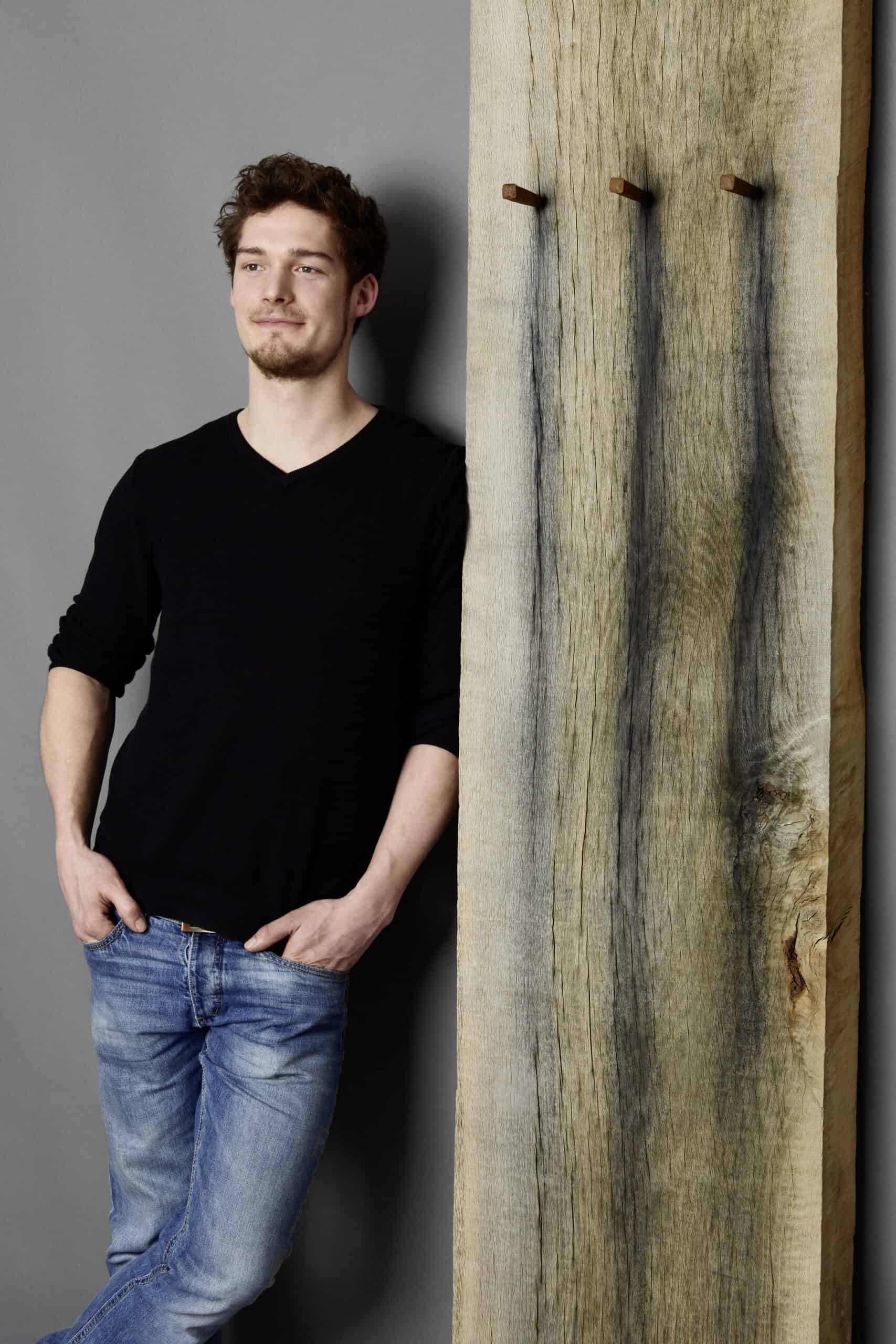 Zeit, Garderobe — holz bewegt 2015