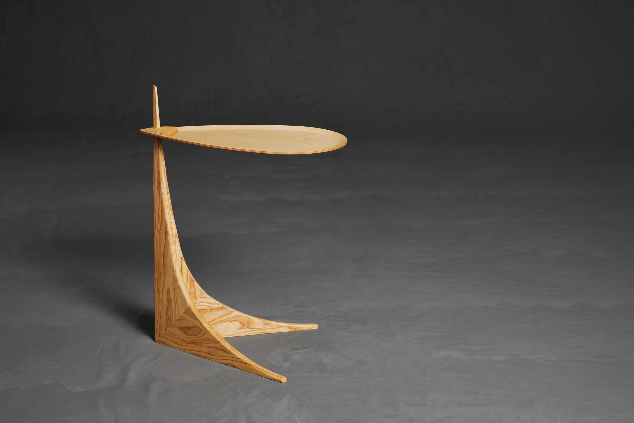 La Gota, Beistelltisch — holz bewegt 2023