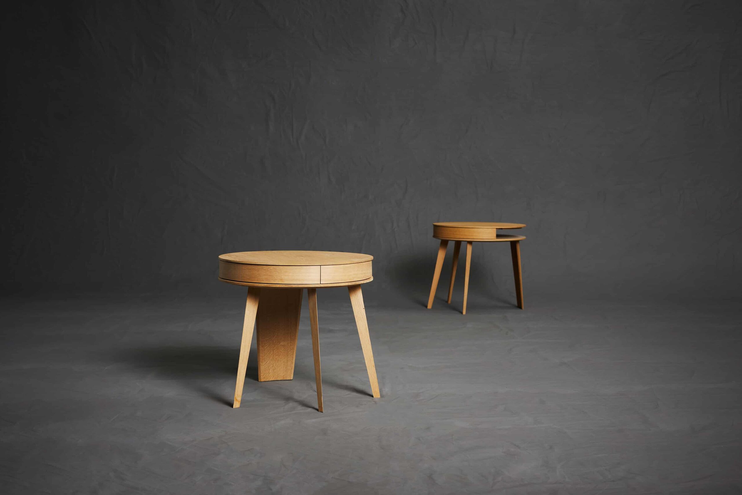 Swivel, Beistelltisch — holz bewegt 2023