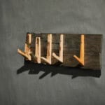 Holz Wandhaken mit Schatten, praktische Aufbewahrungslösung aus Holz.