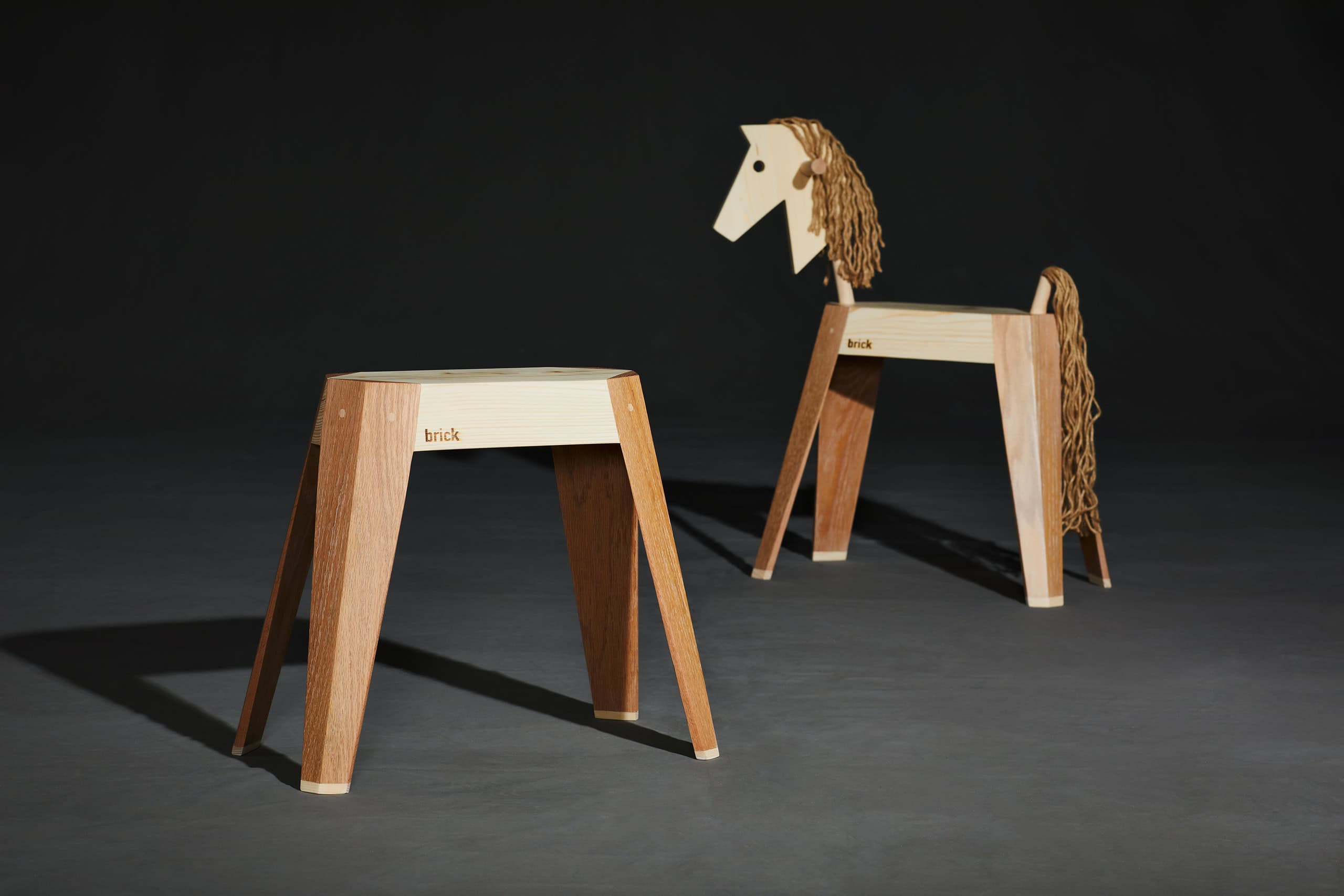 Holzpferd und Hocker aus Holz, handgefertigt, kindgerecht., Stapelhocker — holz bewegt 2025