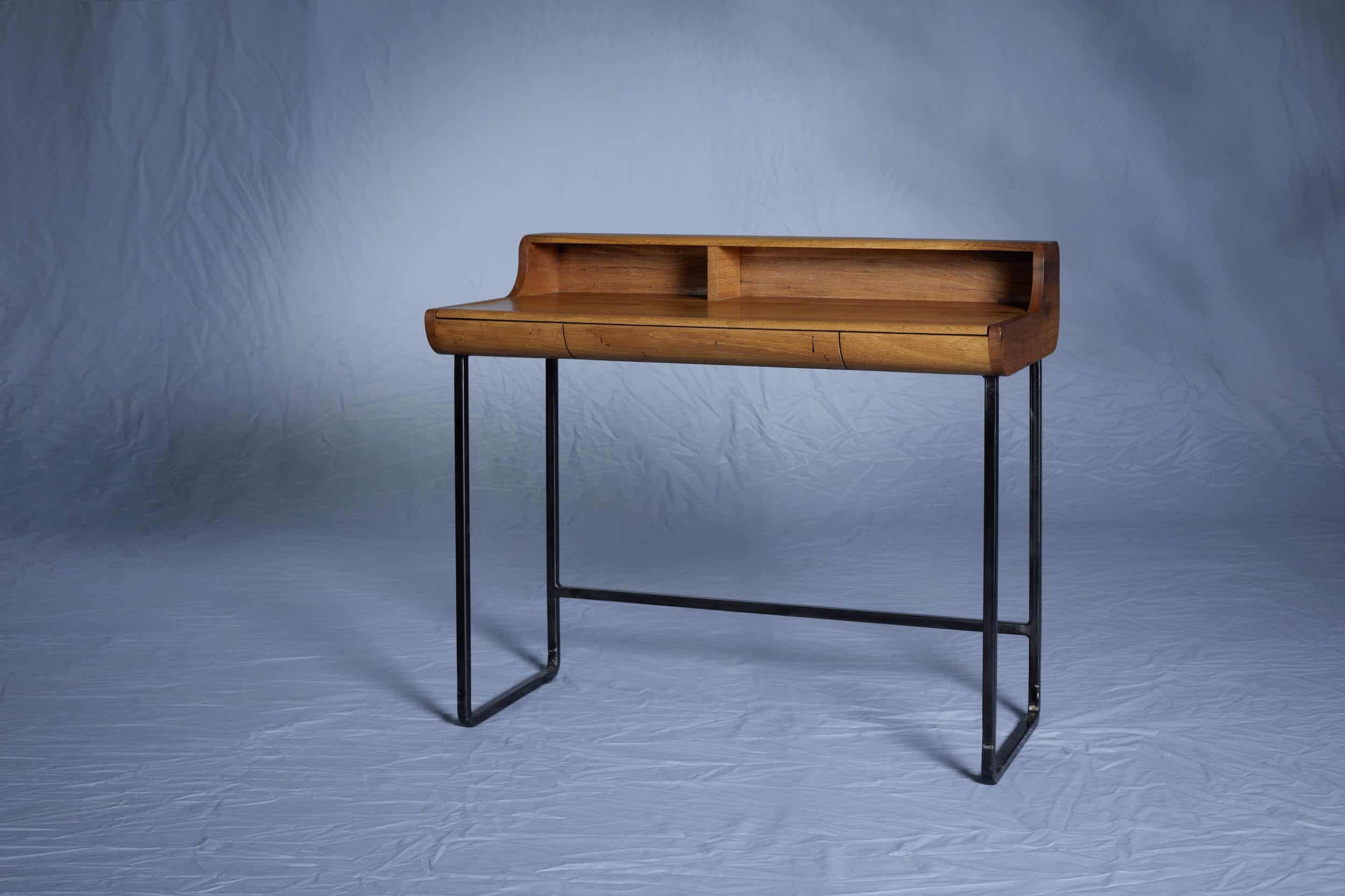 Eek Mbao, Schreibtisch — holz bewegt 2021