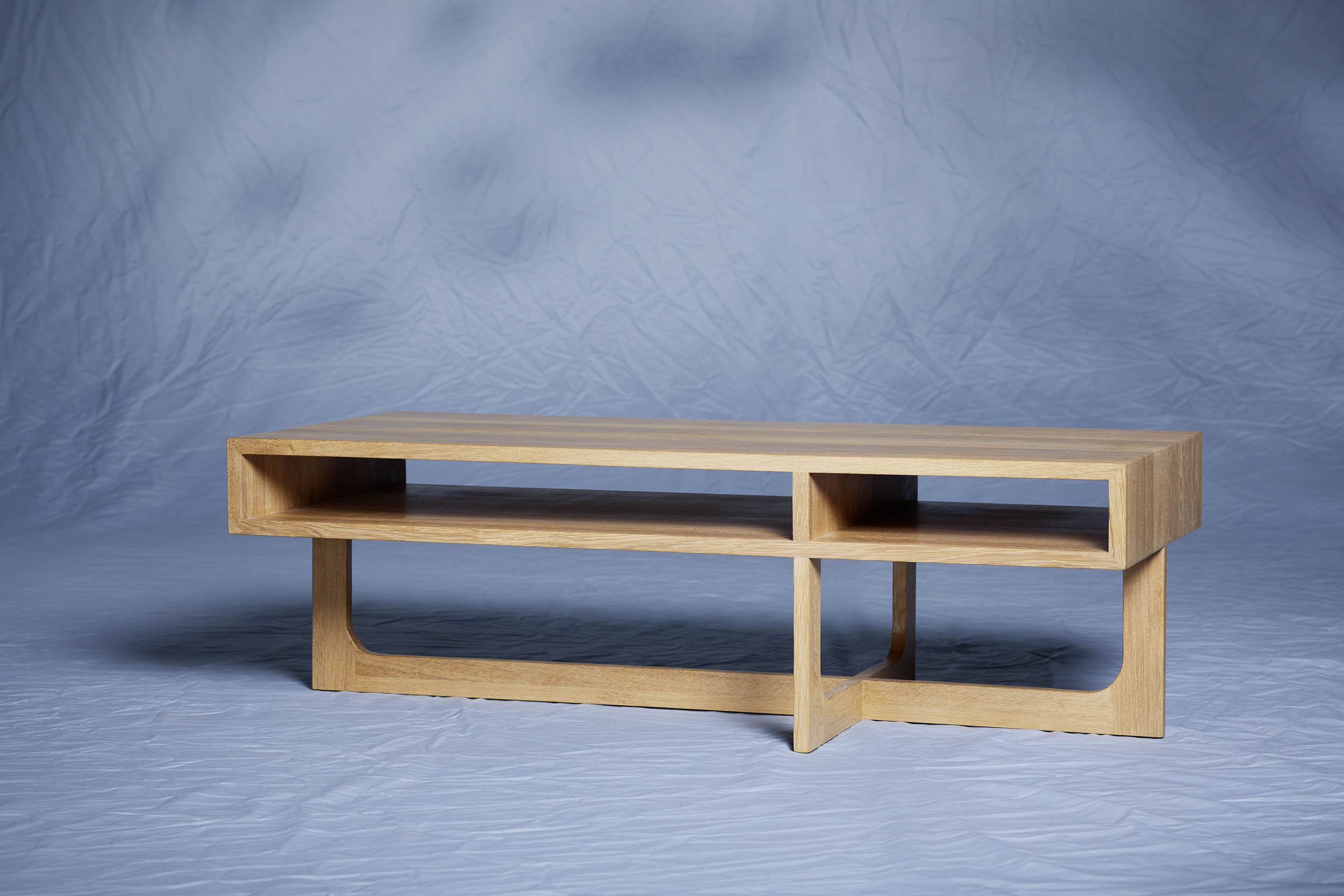 Theresa , Couchtisch — holz bewegt 2021
